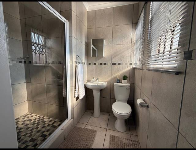 3 BEDROOM TOWNHOUSE FOR SALE IN WATERKLOOF EAST
